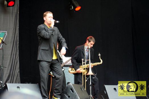 Yellow Umbrella (D) 20. Summer Jam Festival - Fuehlinger See, Koeln - Green Stage 09. Juli 2005 (3).jpg